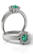 Aanzoeks verlovingsring 14 karaat witgoud met emerald en diamanten model 06
