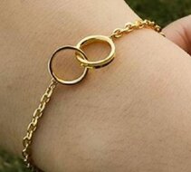 Armband 18 karaat gold plated ringen in elkaar model AD